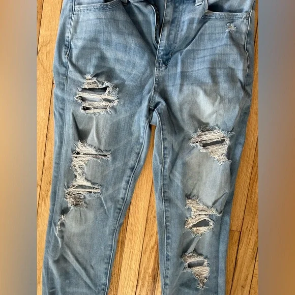 American Eagle Outfitters Light Blue Denim Jeans - Picture 2 of 9